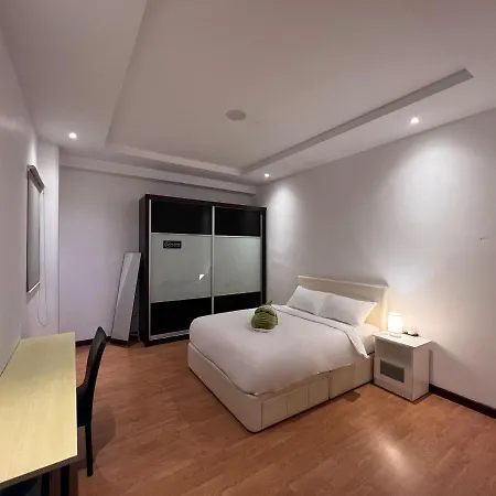 Super Comfy Big Space Condo In Imperial Suites Boulevard Mall Kuching Exterior photo