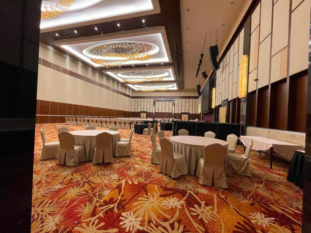 Super Comfy Big Space In Imperial Boulevard Mall Kuching